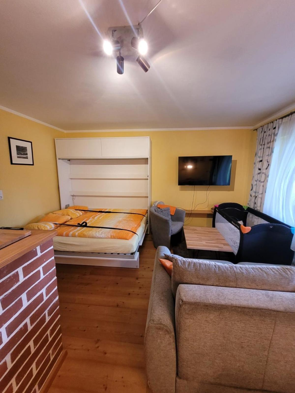 Schnuckeliges Appartement In 프리엔암치엠시 외부 사진
